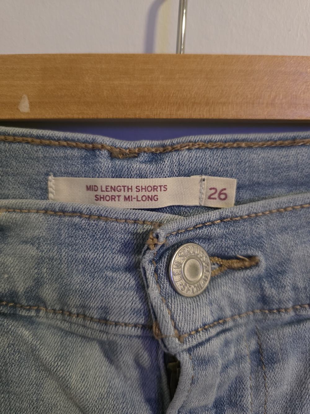 Levi’s W26 Light Wash Denim Shorts Mid Rise Cuffed Casual - Picture 6 of 13